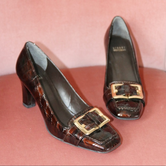 Stuart Weitzman Crocodile Pattern Kitten Heels - Picture 4 of 8